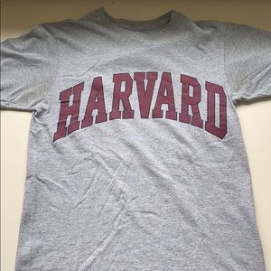 Harvard university grey tshirt